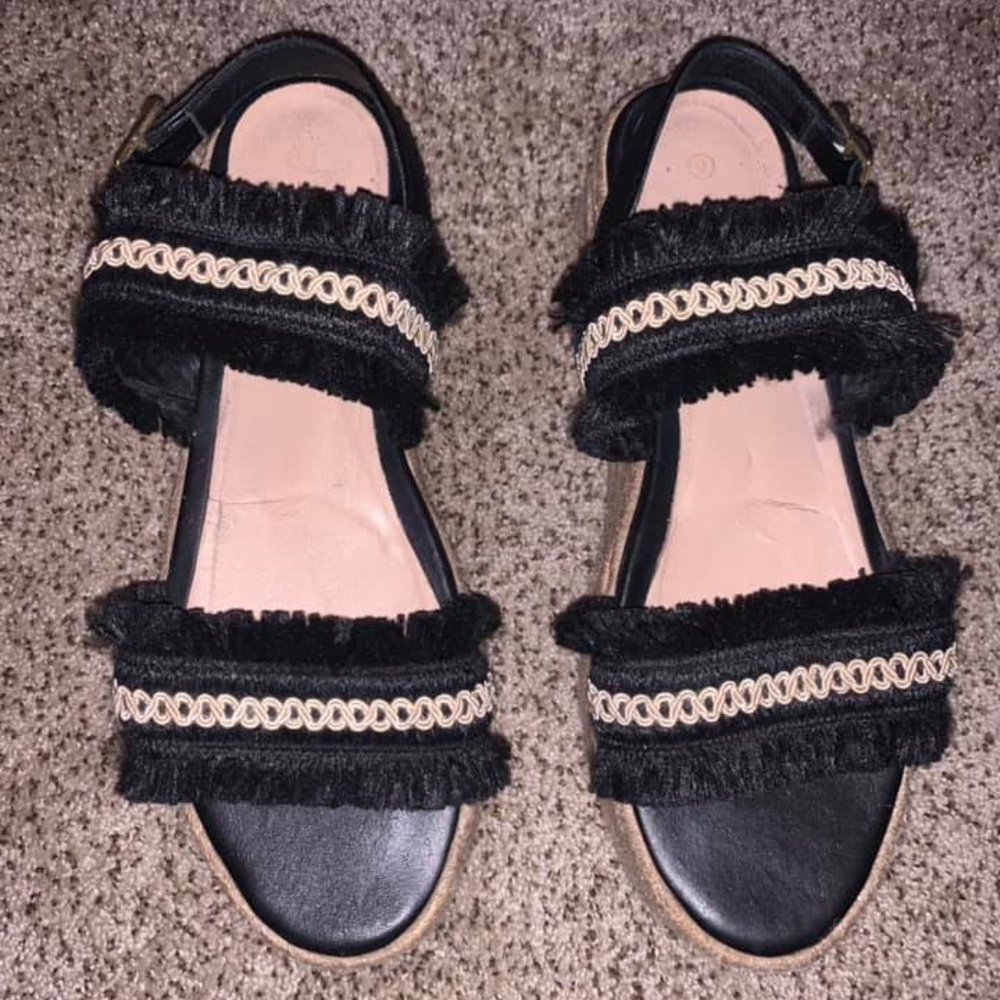 Back Fringe Platform Sandals